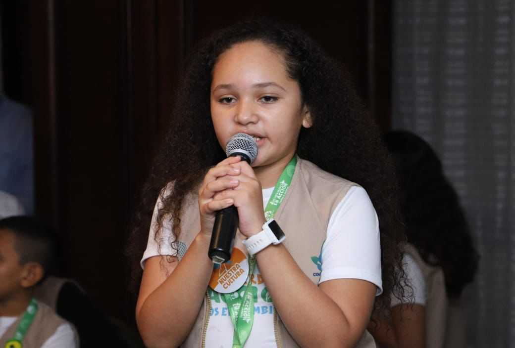 Congresista infantil aspira a un futuro como diputada y promueve la reforestación en Honduras